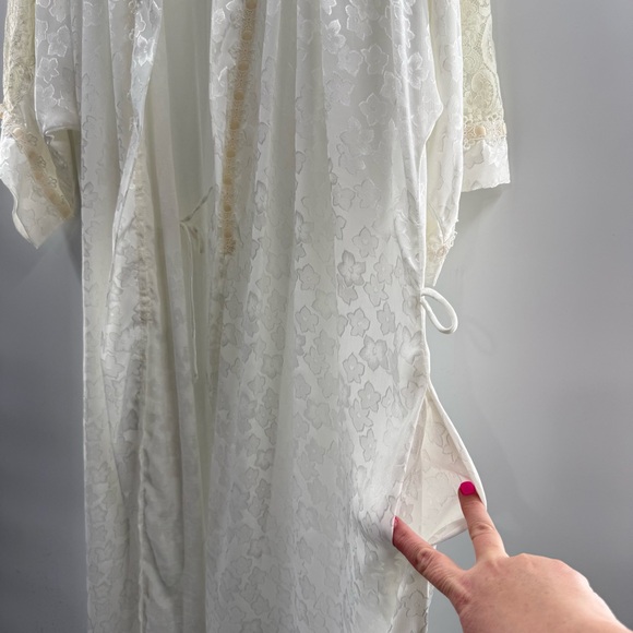Christian Dior Vintage Ethereal Lace Trimmed Floral Printed Made USA Robe Small - Picture 7 of 15